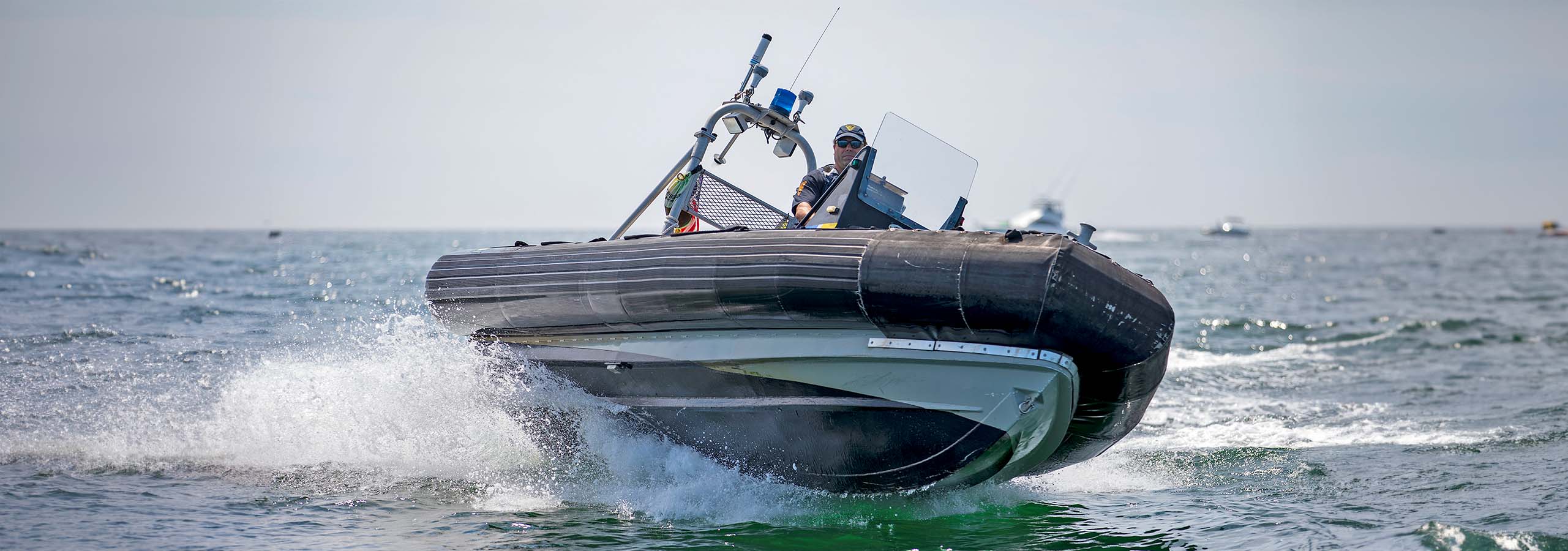 Baker 22' Zodiac Hullbanner